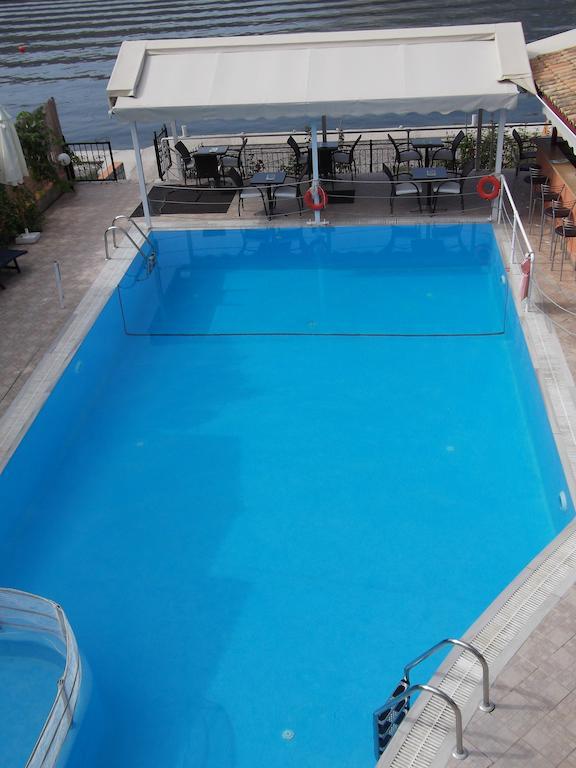Stella 'S Sea Front Apartments Geni  Bagian luar foto