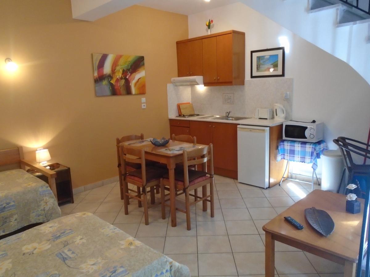 Stella 'S Sea Front Apartments Geni  Bagian luar foto